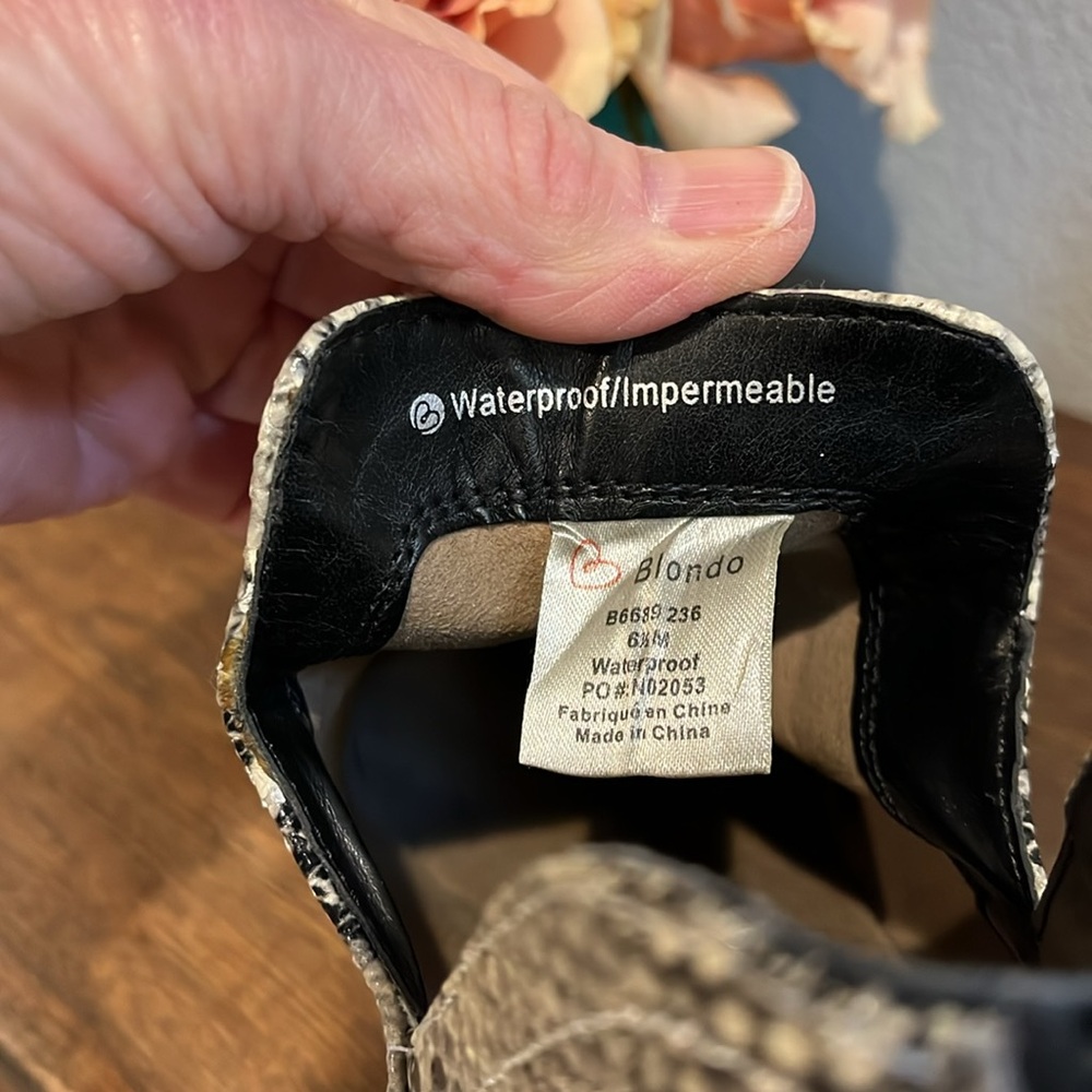 Blondo Leather Waterproof Booties - Picture 9 of 13